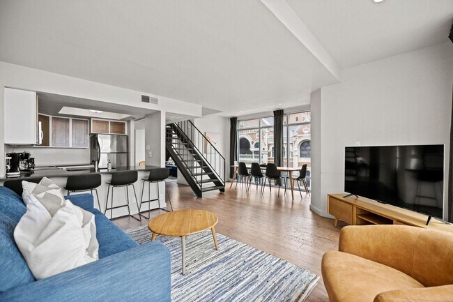 Penthouse in Downtown Austin 2 x 1.5! 501 floor plan